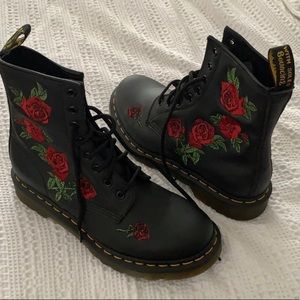 DR MARTENS Black Rose Detail Combat Ankle Boots Size 8.5/9 Womens